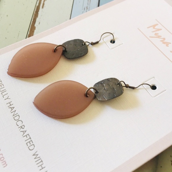 Sorcery Earrings - Picture 5 of 6